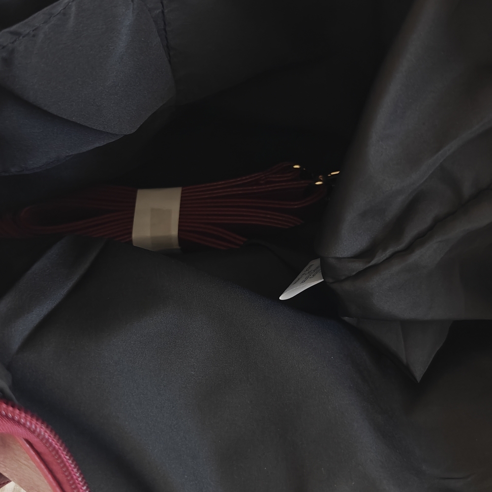 Elegant Burgundy Leather Tote Bag - Picture 13 of 16